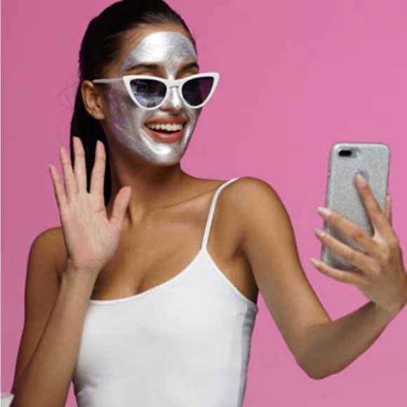 GADE Cosmetics REVIVALIST Face and Neck Firming Peel-Off Mask - Picture 5 of 5